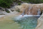 Puedes bañarte en el rio a poca distancia de la propiedad  