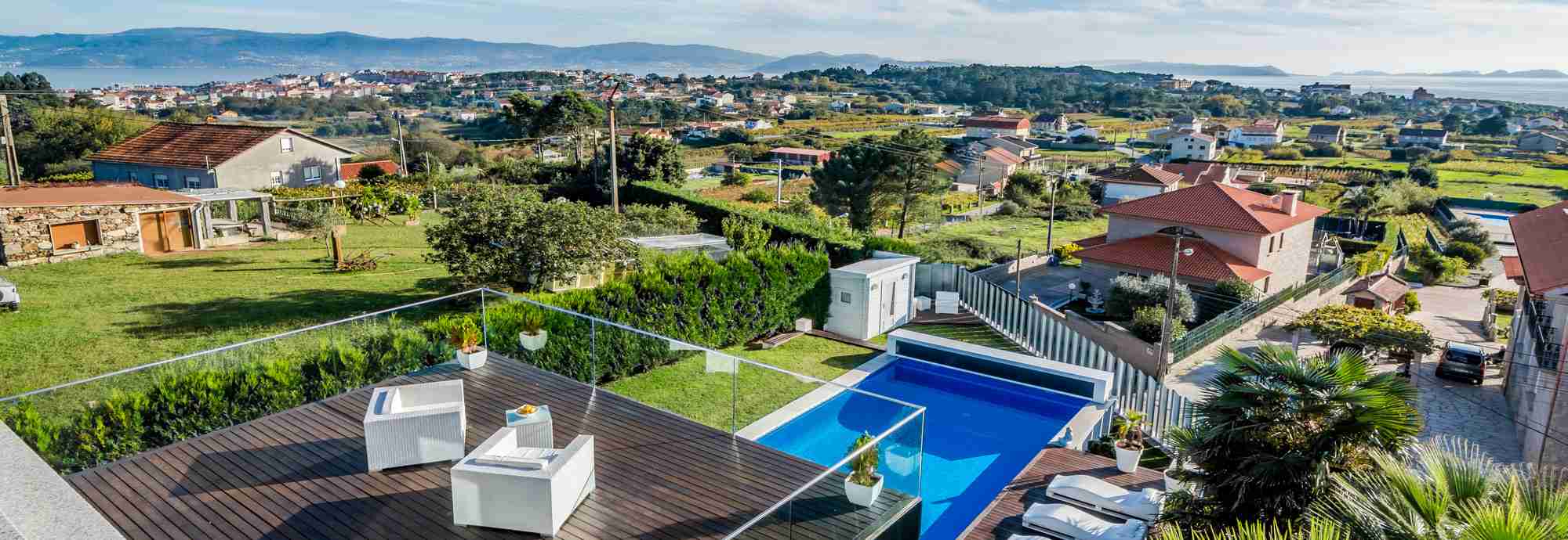Luxury ocean villa walking distance to beach and gastro heart of Galicia