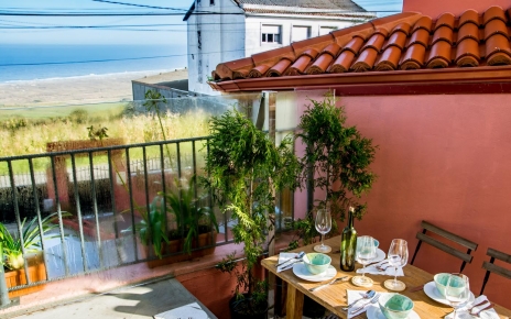 Small area with plunge pool and terrace
