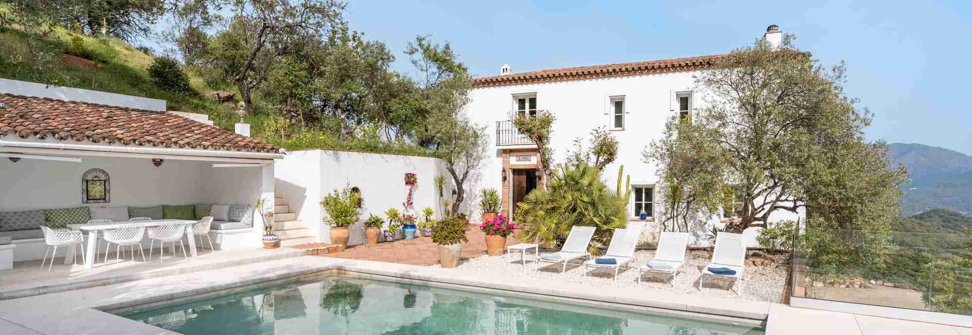 Villa andaluza con preciosa piscina y vistas al mar cerca de Gaucín