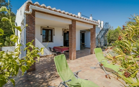 Front of the villa / main entrance