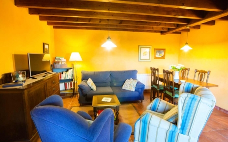 La sala de estar se adapta bien a 4 personas