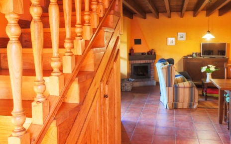 Escaleras al primer piso