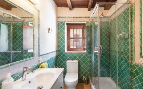 Baño con ducha en planta baja 