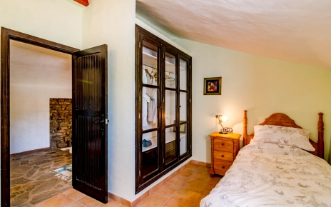 Habitación con dos camas individuales en el primer piso 