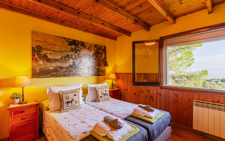 Bedroom 5 (annexe) - twin bedded