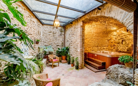 Conservatory (ground floor terrace/patio is above)