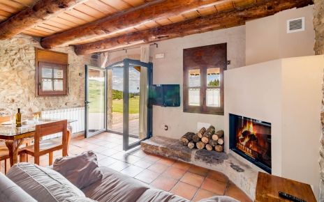 Sala de estar con chimenea