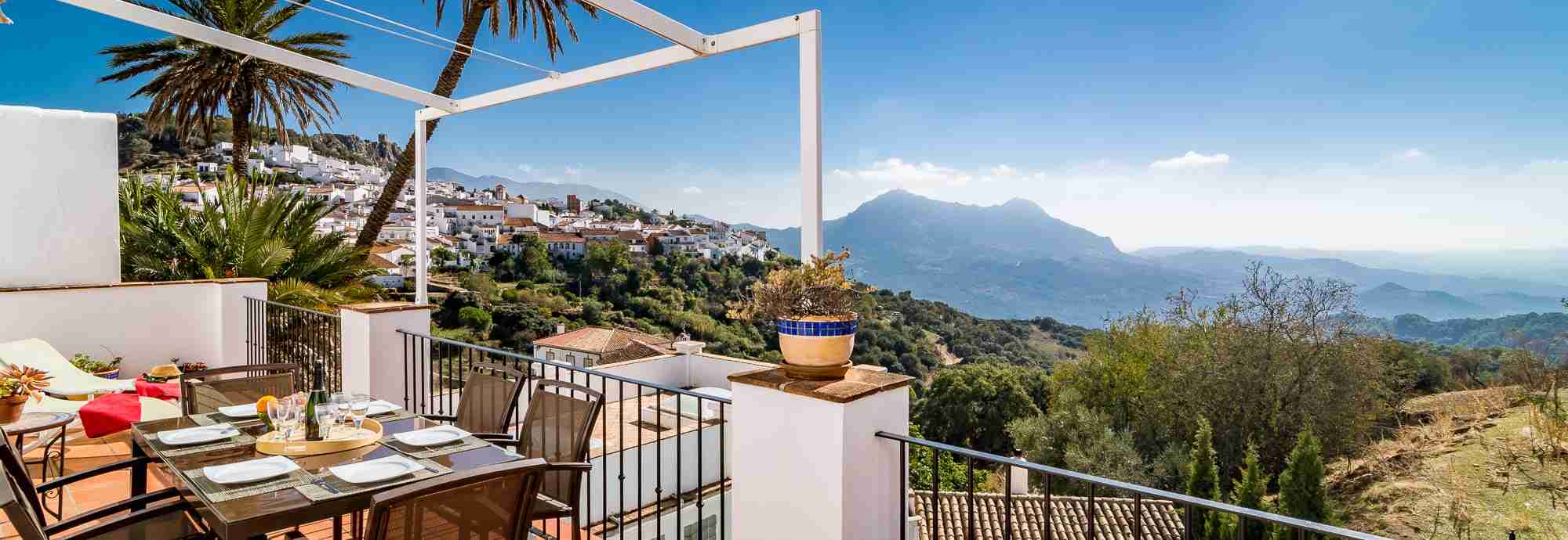 Quality Gaucin apartment with pool and beautiful views 