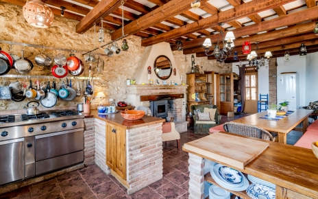 Open plan kitchen / dining area