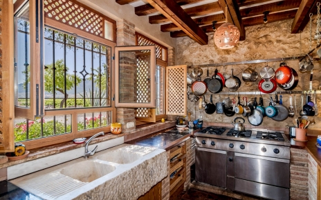 Marble sink, good cooker range