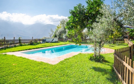 9 metre x 4 metre shared pool