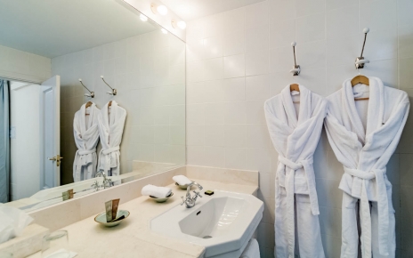 Ensuite facilities in lower level bedroom