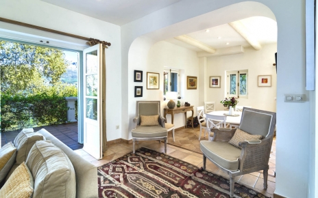 Open plan lounge leads to dining area and north side terrace