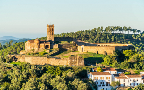 La mezquita de Almonaster del siglo X está a 15 minutos en coche 