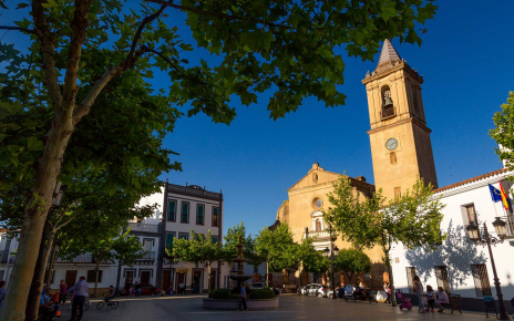 El pueblo de Jabugo está a poca distancia (15 a 20 minutos)
