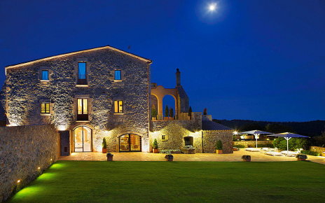 Los jardines del lado oeste de noche