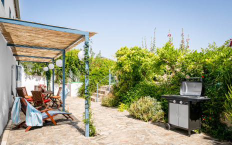 Gas barbecue to use any time of year