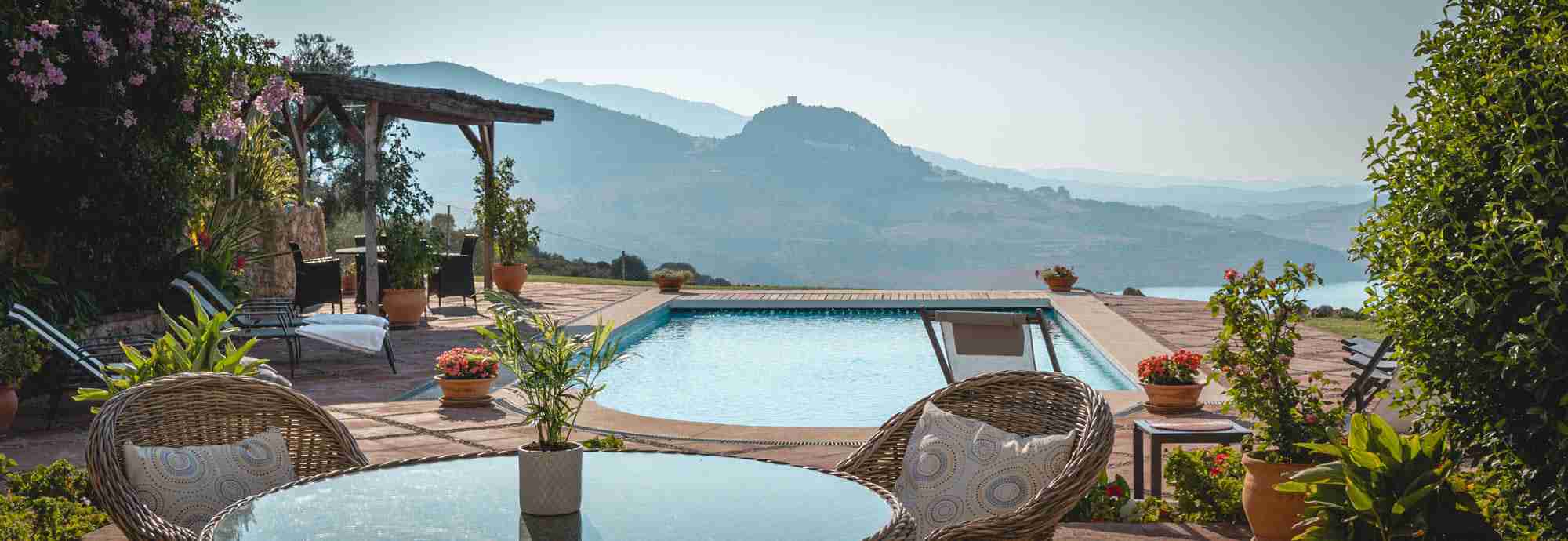 Quality villa with great facilities and breathtaking views over Zahara lake