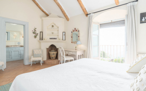 Habitación con balcón