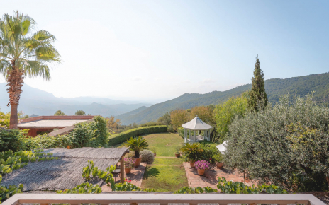 Una habitación con vistas