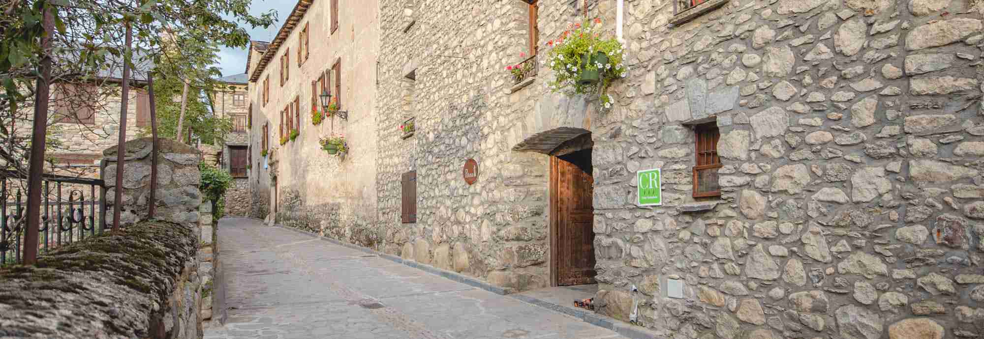 Mountain village house in amazing valley for outdoor activities 
