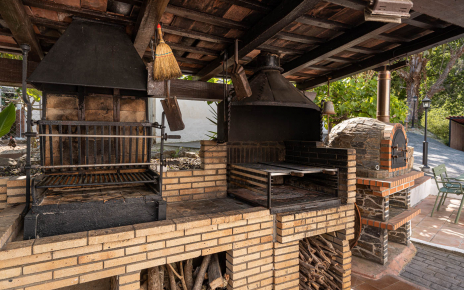Zona de barbacoa incluye horno de leña