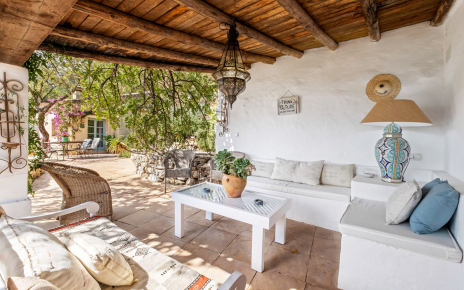 A cosy outdoor space to unwind