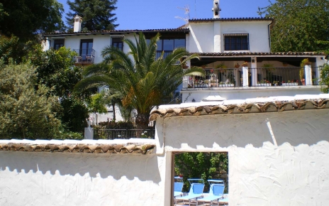 Access to lower street