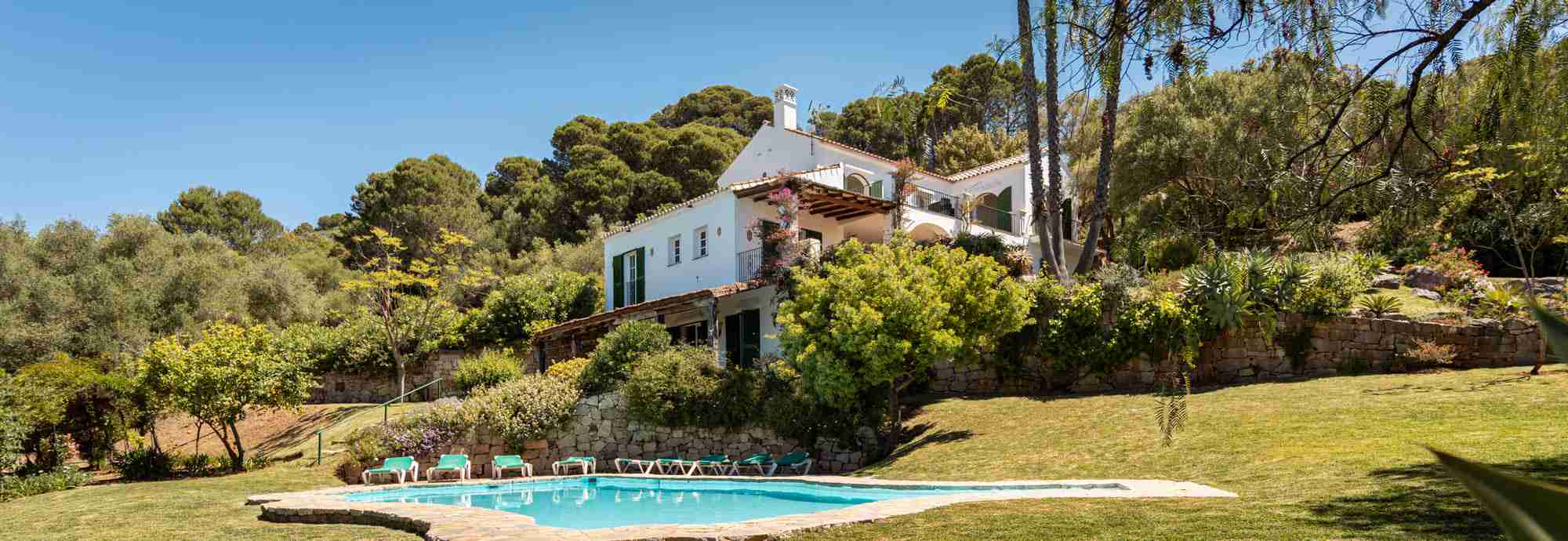 Villa con jardines seductores, vistas impresionantes y gran privacidad