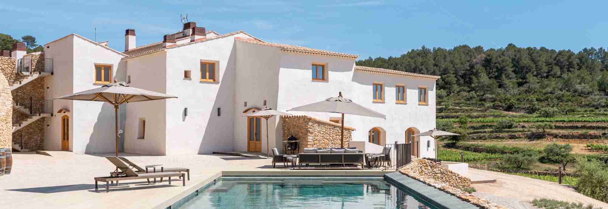 Lujosa y excepcional villa con piscina climatizada rodeada de viñedos