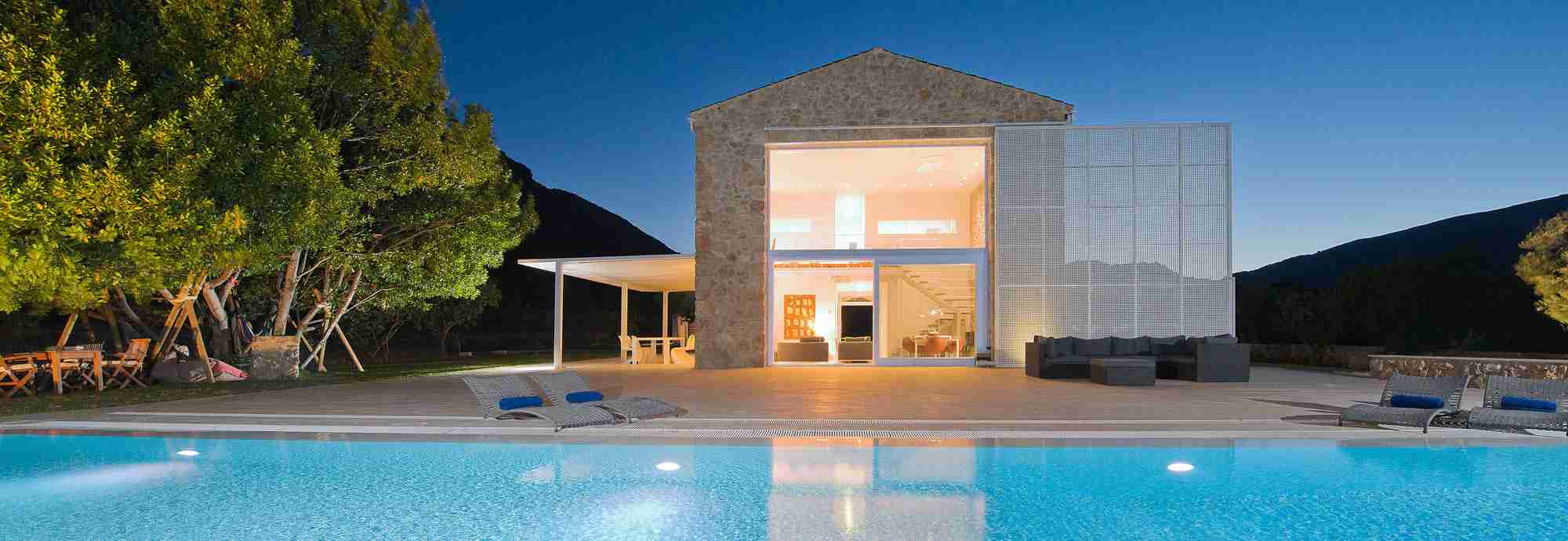 Villa contemporánea en enclave mágico con impresionante piscina