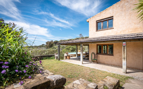 Access to your villa from parking