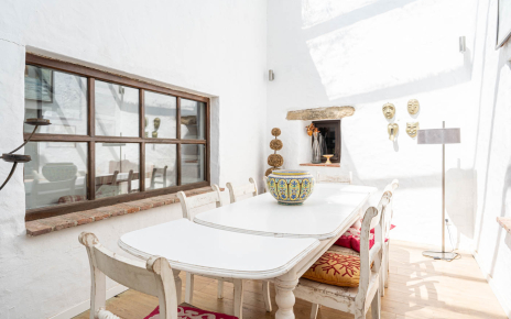 Conservatory style dining room