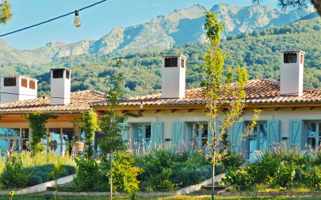 The setting with Almanzor peak as backdrop is impressive