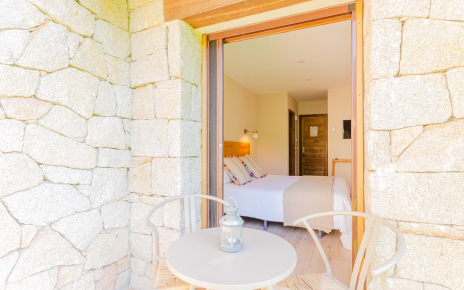 Bedroom with terrace