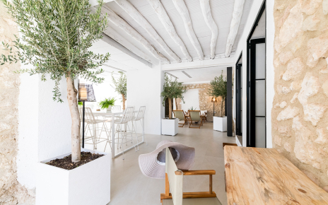 Porche con zona de relax y espacio para cenar