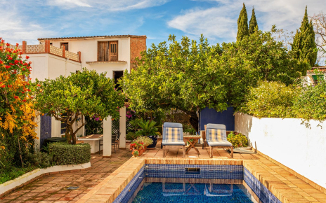 Tu casa rural con patio y piscina en Gaucín