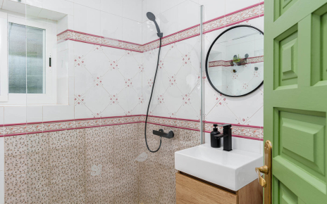 Bathroom 2 (walk-in shower)