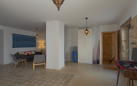 Sala de estar en planta media