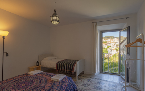 Dormitorio 5 (nivel medio) con dos camas