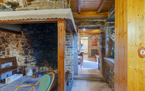 Chimenea abierta en el salón