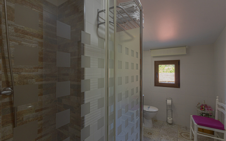 Baño con ducha de dormitorio 5