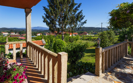 Escaleras de acceso a los jardines