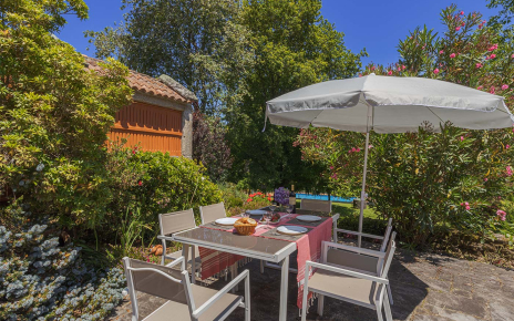 Preciosa terraza privada para comer al aire libre