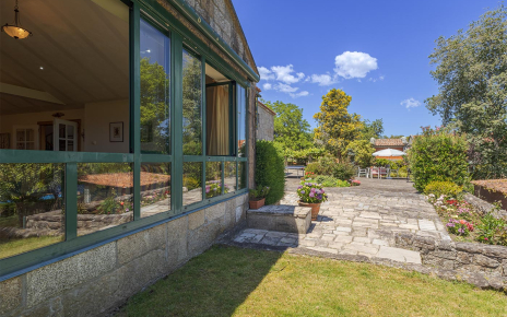 Ventanales del salón