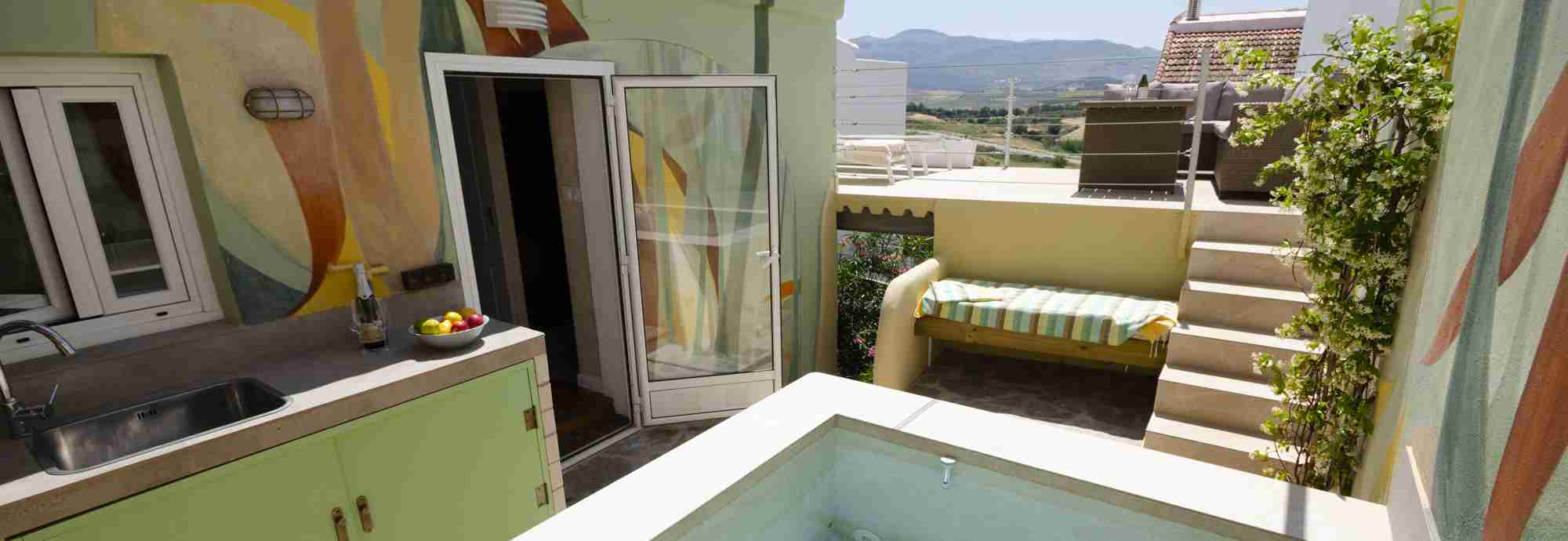 Stylish Ronda townhouse for couples with plunge pool, sauna and views
