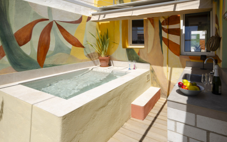 La pisicina tiene chorros pero no es calefactada