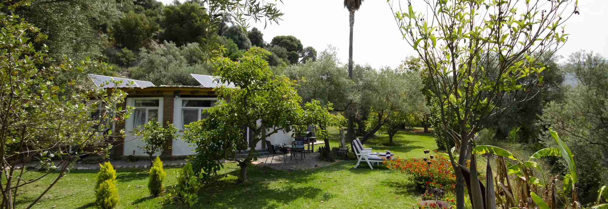 Independent studio for couples in lush Alpujarras setting