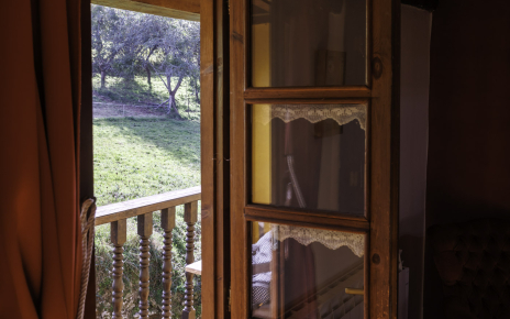 Primera planta con terraza y vistas al campo